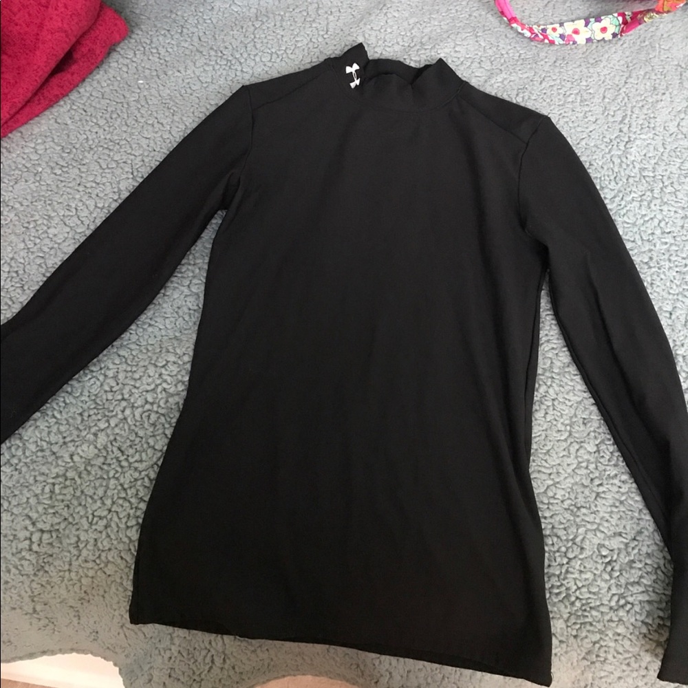 Underarmor thermal long sleeve